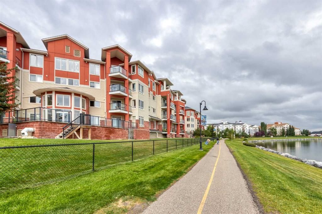 I have sold a property at 401 156 Country Village CIRCLE NE in Calgary
